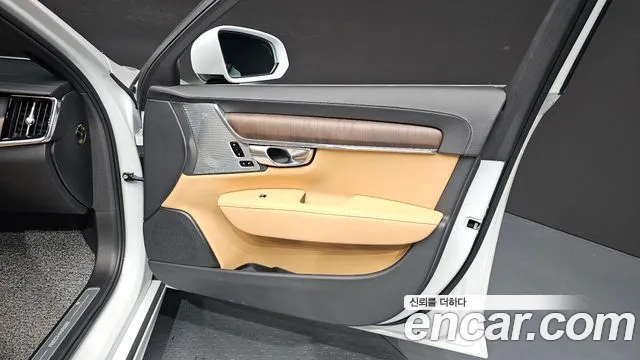 Volvo S90 — Фото автомобиля 13