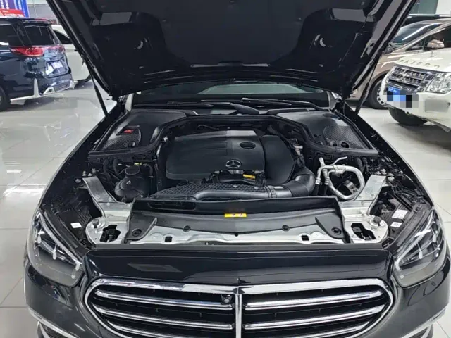 Mercedes-Benz E-Class — Фото автомобиля 19