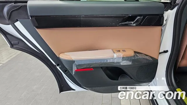 Hyundai Grandeur Grandeur (GN7) 2.5 Бензин 2WD — Фото автомобиля 24