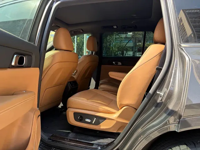 Li Auto ONE — Фото автомобиля 5