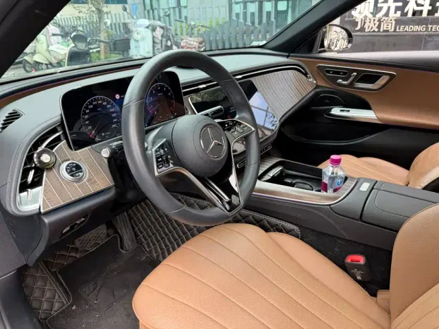 Mercedes-Benz E-Class — Фото автомобиля 7