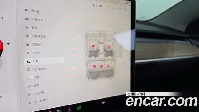 Tesla Model 3 — Фото автомобиля 17
