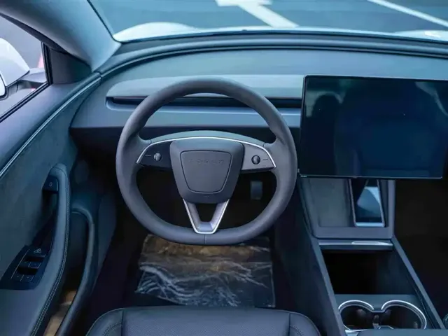 Tesla Model 3 2025 Long Range All-Wheel Drive — Фото автомобиля 19