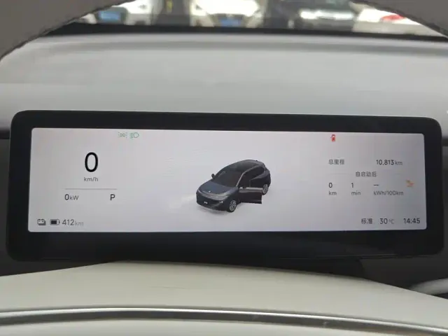 Leapmotor B10 — Фото автомобиля 14