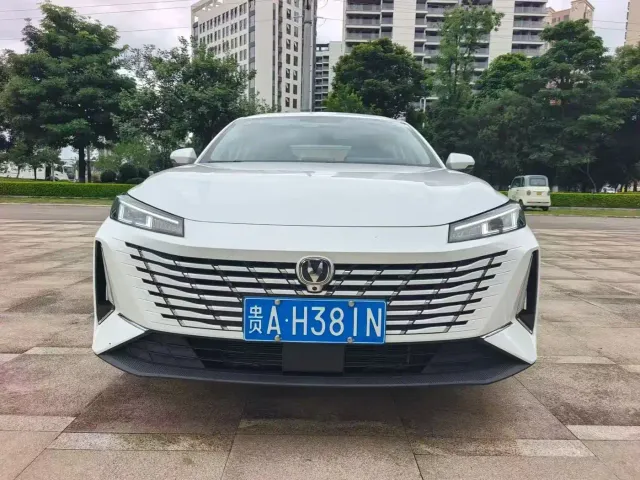 Changan Eado — Фото автомобиля 2