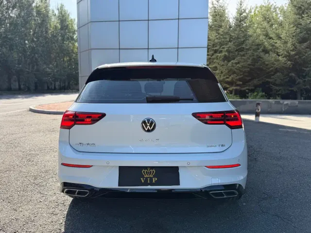 Volkswagen Golf — Фото автомобиля 6