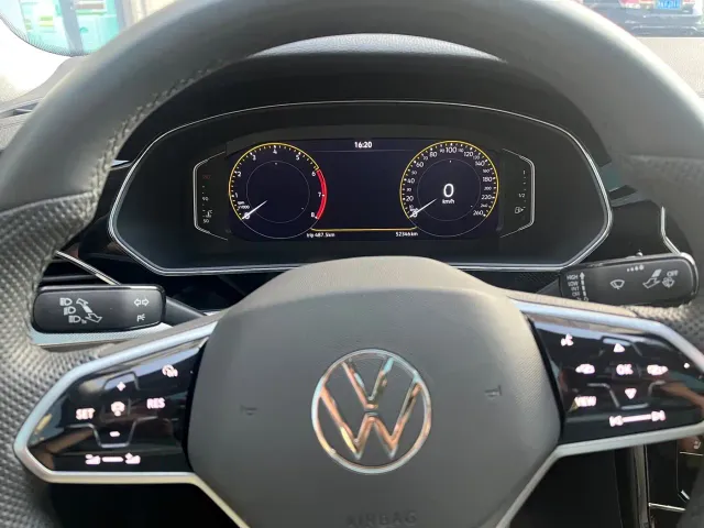 Volkswagen Passat — Фото автомобиля 8