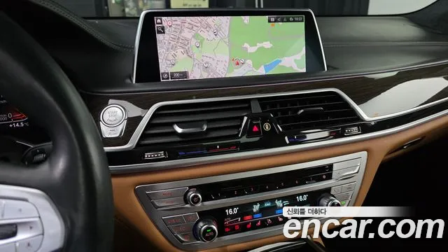 BMW 7 Series — Фото автомобиля 11