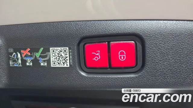 Mercedes-Benz E-Class — Фото автомобиля 24
