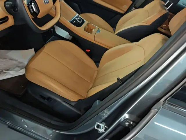 Geely Galaxy Starship 7 EM-i — Фото автомобиля 14