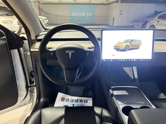 Tesla Model Y — Фото автомобиля 15