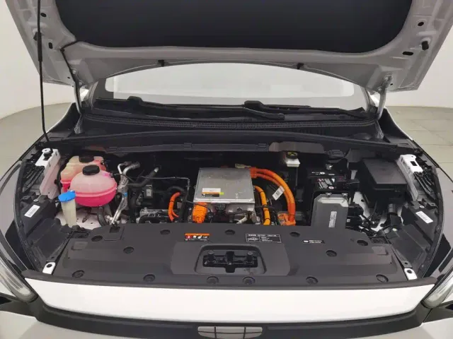 Geely Geometry M6 — Фото автомобиля 6