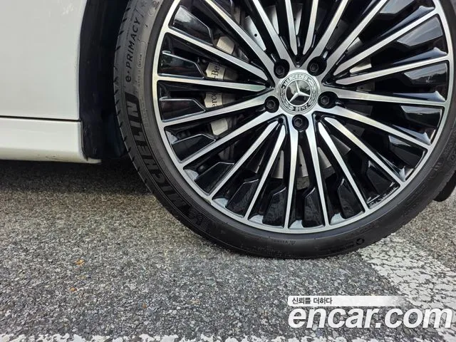 Mercedes-Benz E-Class — Фото автомобиля 16