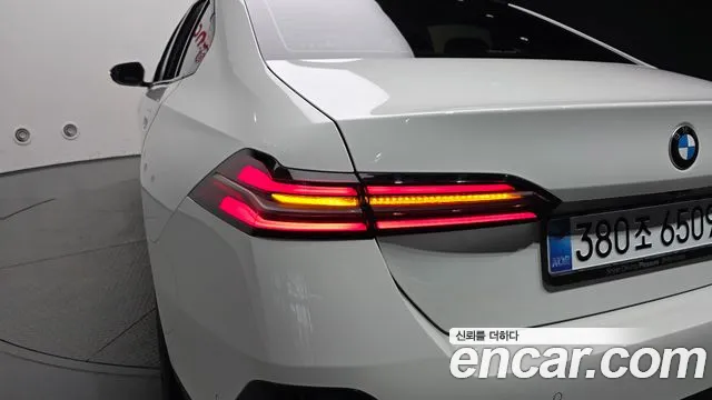 BMW 5-Series — Фото автомобиля 22