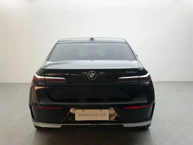 BMW 7 Series — Фото автомобиля 5