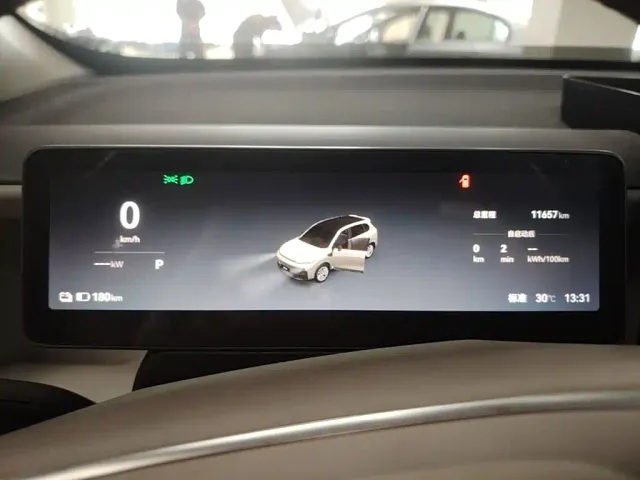 Leapmotor B10 — Фото автомобиля 11