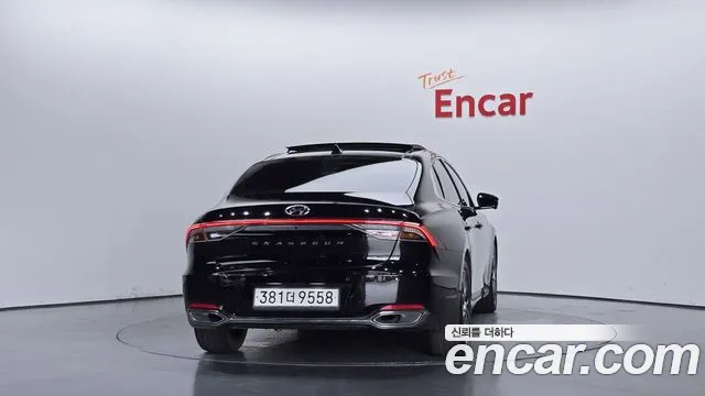 Hyundai Grandeur Grandeur (New) — Фото автомобиля 4