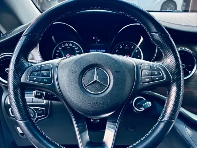 Mercedes-Benz V-Class — Фото автомобиля 5