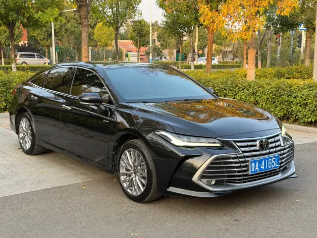 Toyota Avalon — Фото автомобиля 3
