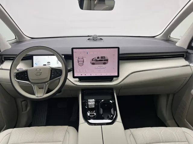Volvo EM90 — Фото автомобиля 13