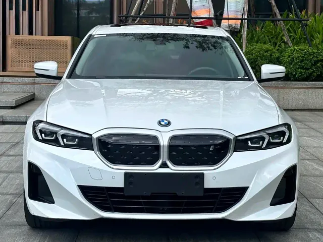BMW i3 — Фото автомобиля 3