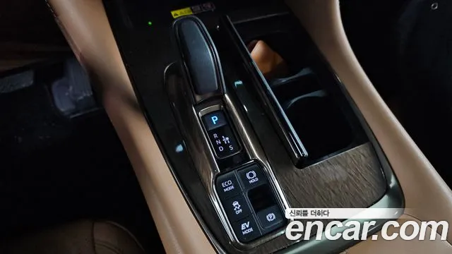 Toyota Alphard — Фото автомобиля 9