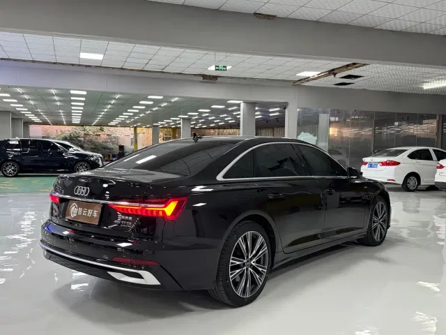 Audi A6L — Фото автомобиля 9