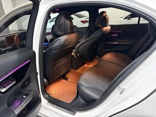 Mercedes-Benz C-Class — Фото автомобиля 9