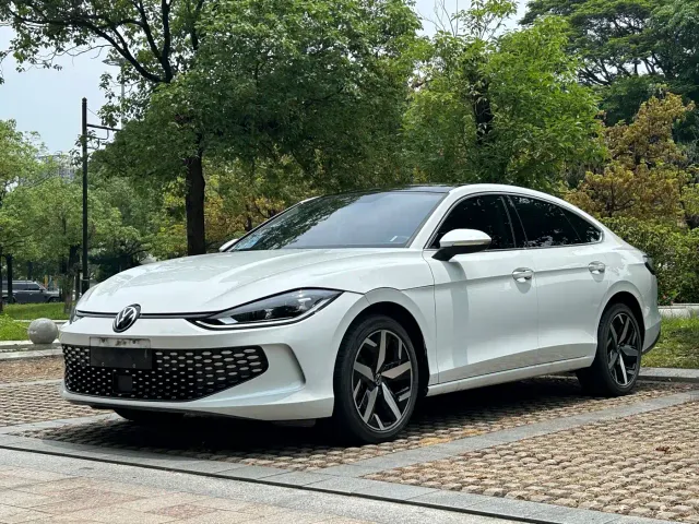 Фотография автомобиля — Volkswagen Lamando