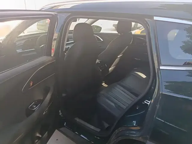 Exeed Exeed Lingyun 2024 300T 2WD Starlight Edition — Фото автомобиля 11