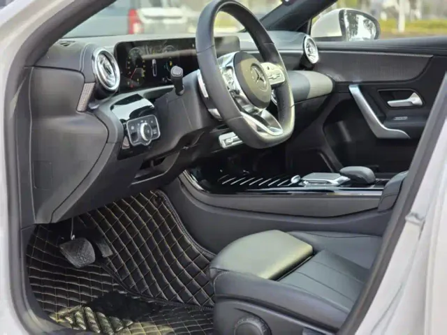 Mercedes-Benz A-Class — Фото автомобиля 12