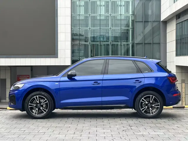 Audi Q5L — Фото автомобиля 3