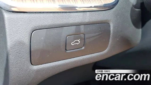 Volvo XC60 Generation 2 — Фото автомобиля 29