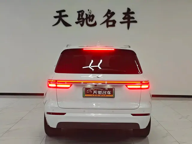 Li Auto ONE — Фото автомобиля 22