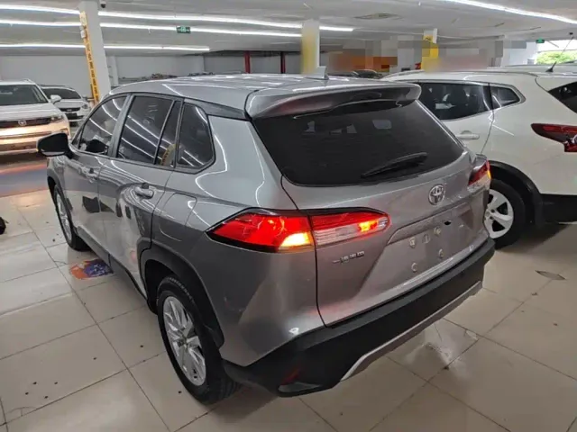 Toyota Corolla Cross — Фото автомобиля 4