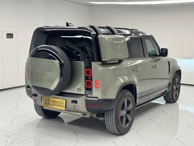 Land Rover Defender — Фото автомобиля 24