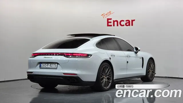 Porsche Panamera — Фото автомобиля 2