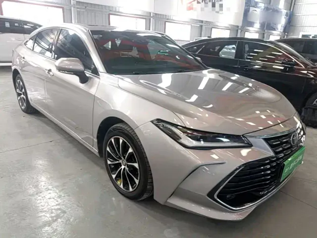 Toyota Avalon — Фото автомобиля 3