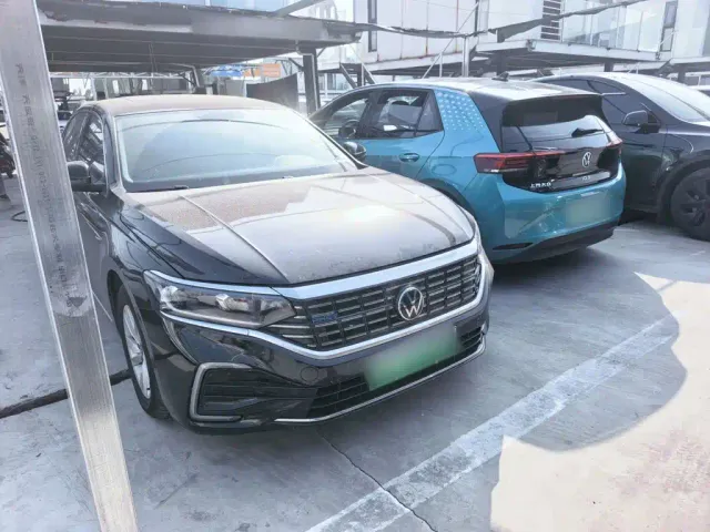 Volkswagen Passat — Фото автомобиля 3