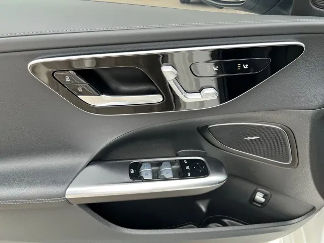Mercedes-Benz C-Class — Фото автомобиля 18