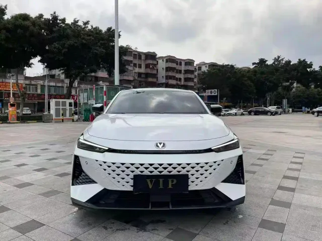 Changan UNI-V — Фото автомобиля 2