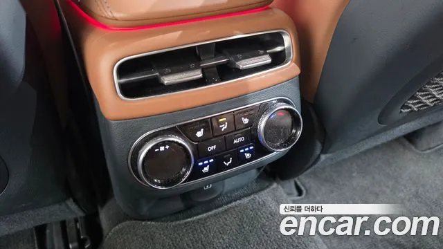 Genesis GV70 — Фото автомобиля 23