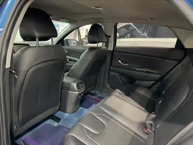 Hyundai Elantra — Фото автомобиля 6