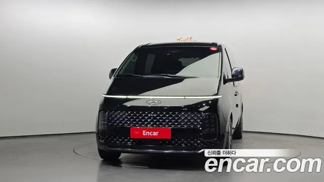 Hyundai Staria Staria 4WD Lounge 9 мест — Фото автомобиля 3