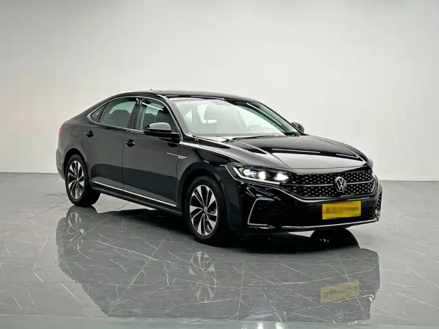 Volkswagen Passat — Фото автомобиля 7