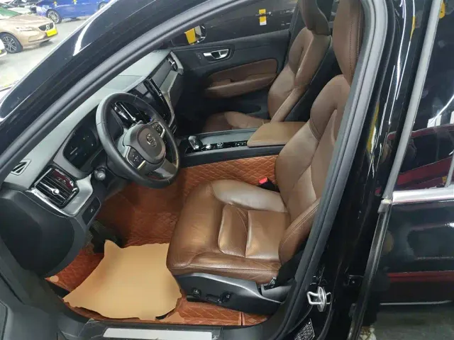 Volvo XC60 — Фото автомобиля 14