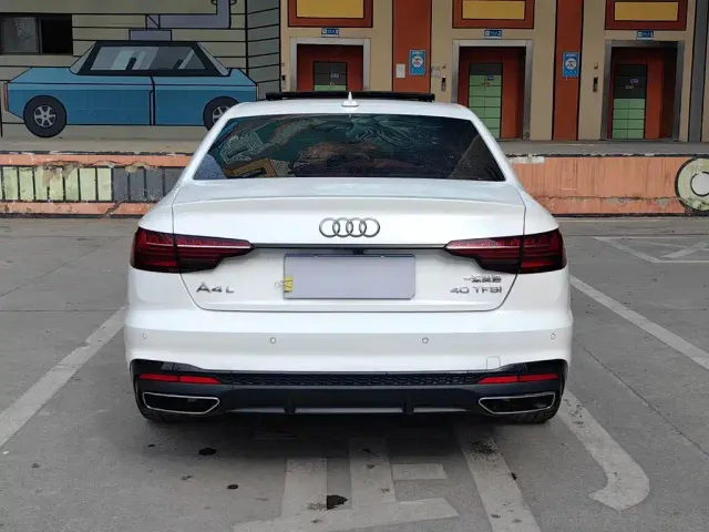 Audi A4L — Фото автомобиля 15