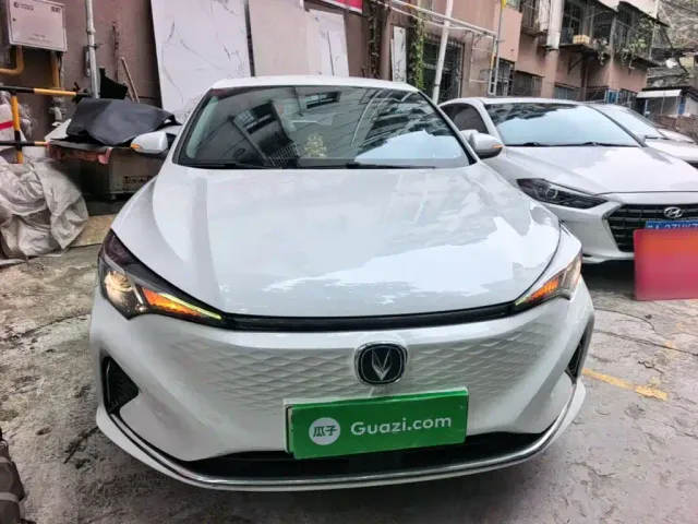 Changan Eado — Фото автомобиля 2