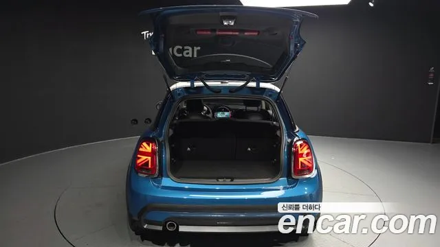 Mini Cooper Cooper Classic Plus Launch Pack — Фото автомобиля 15