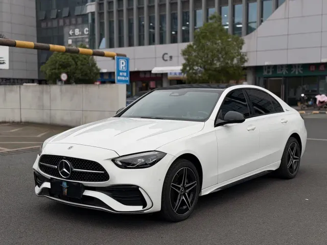Фотография автомобиля — Mercedes-Benz C-Class